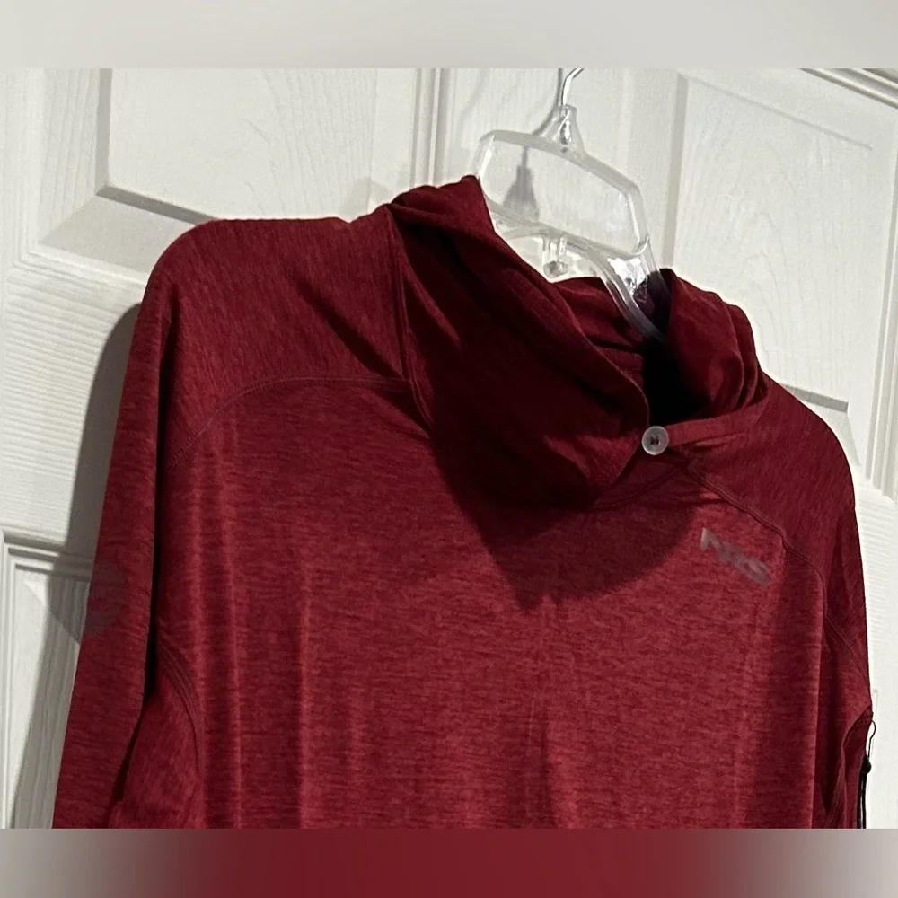 NRS Men's XL Silkweight Hooded Shirt - UPF 50+ Long Sleeve T-Shirt Red Vino NWT